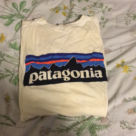 Patagonia Other - Patagonia long sleeve logo
